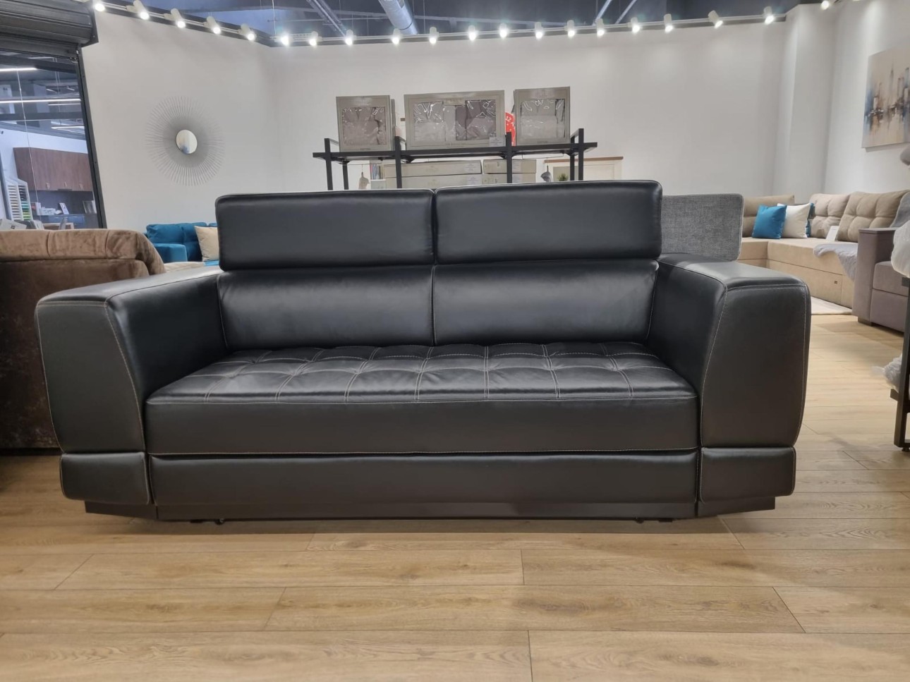 Canapea extensibilă BUTLER 1600, tetiere reglabile, 2360x1120x780 mm, spațiu de dormit 1780x1930 mm.