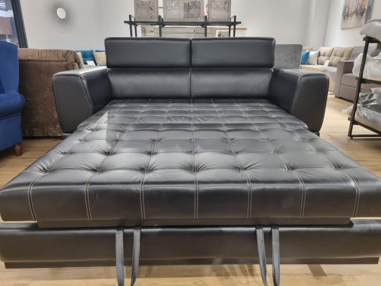 Canapea extensibilă BUTLER 1600, tetiere reglabile, 2360x1120x780 mm, spațiu de dormit 1780x1930 mm.