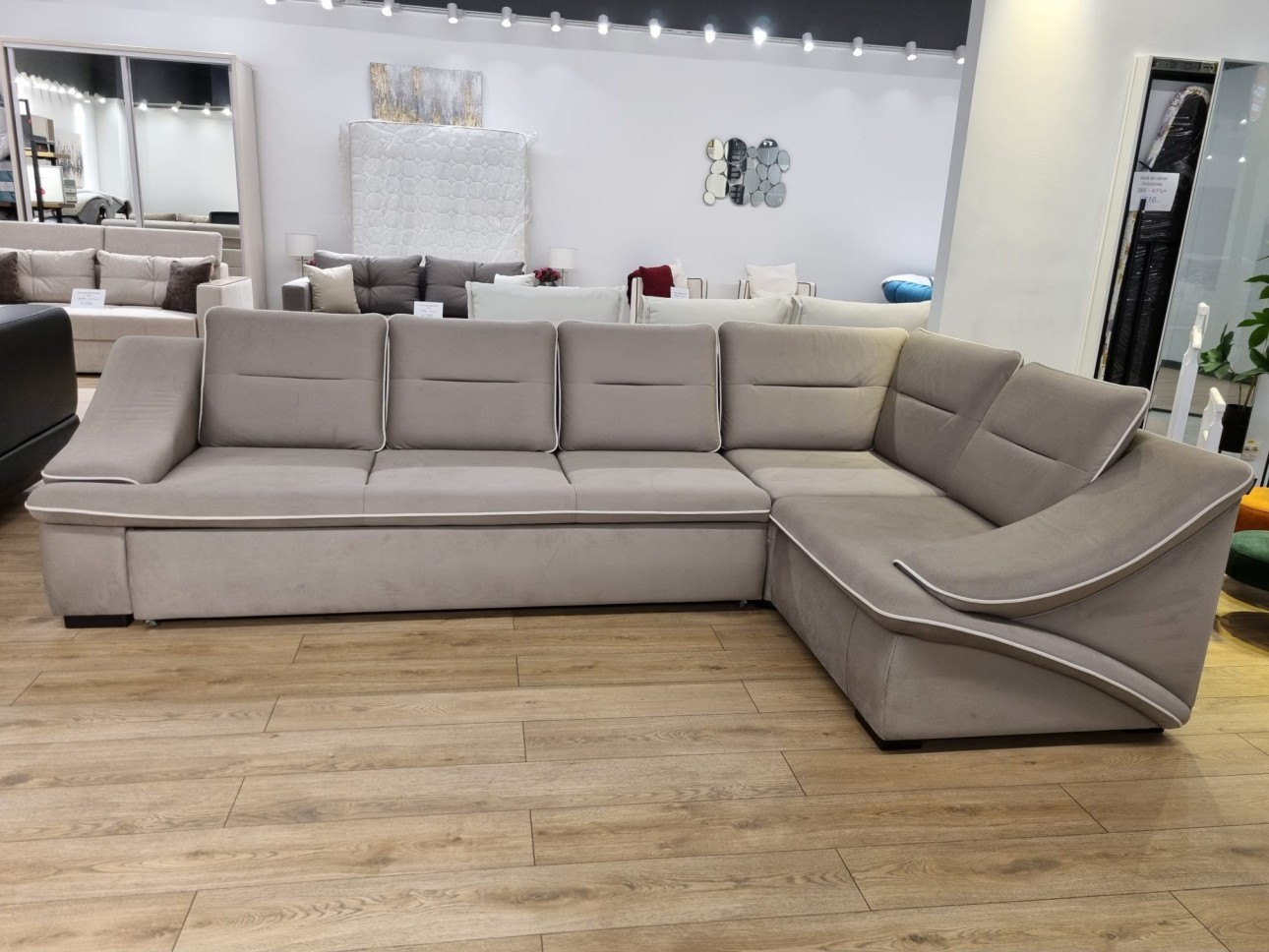 Colțar extensibil MERIDIANI 3, cu ladă de depozitare, șezlong dreapta, 3170x1850x800 mm, spațiu de dormit 2660x1350 mm.