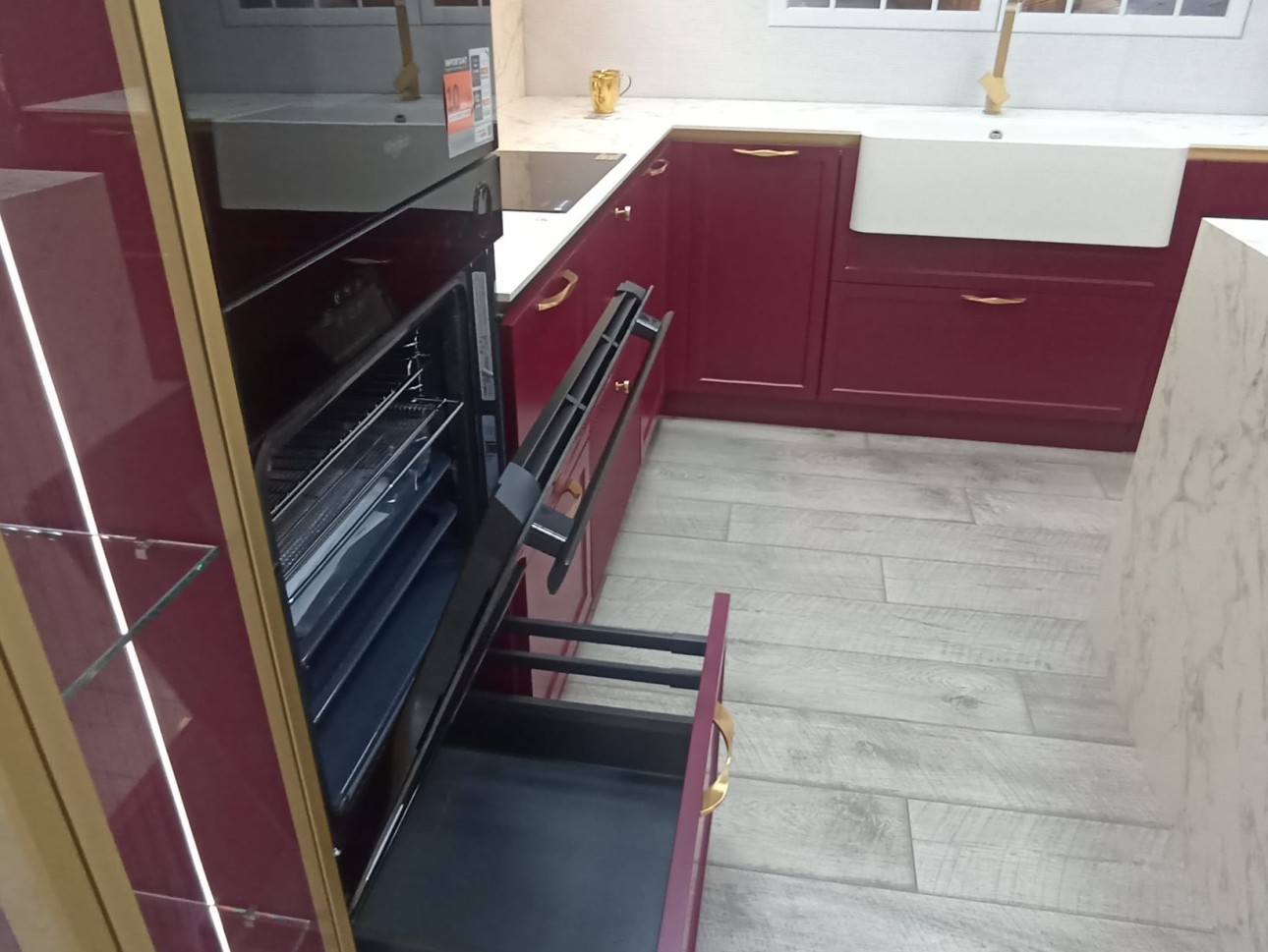 Bucătaria "Burgundy"