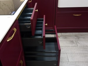 Bucătaria "Burgundy"