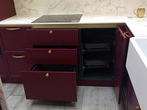 Bucătaria "Burgundy"