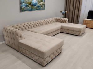 Canapea contemporană cu elemente Capitone