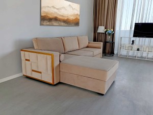 Eleganță Pariziană – Canapeaua "Golden Touch"