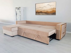 Eleganță Pariziană – Canapeaua "Golden Touch"