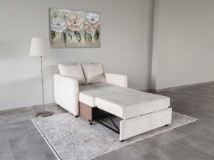 Minimalism Londonez – Sofa în Stil Scandinav