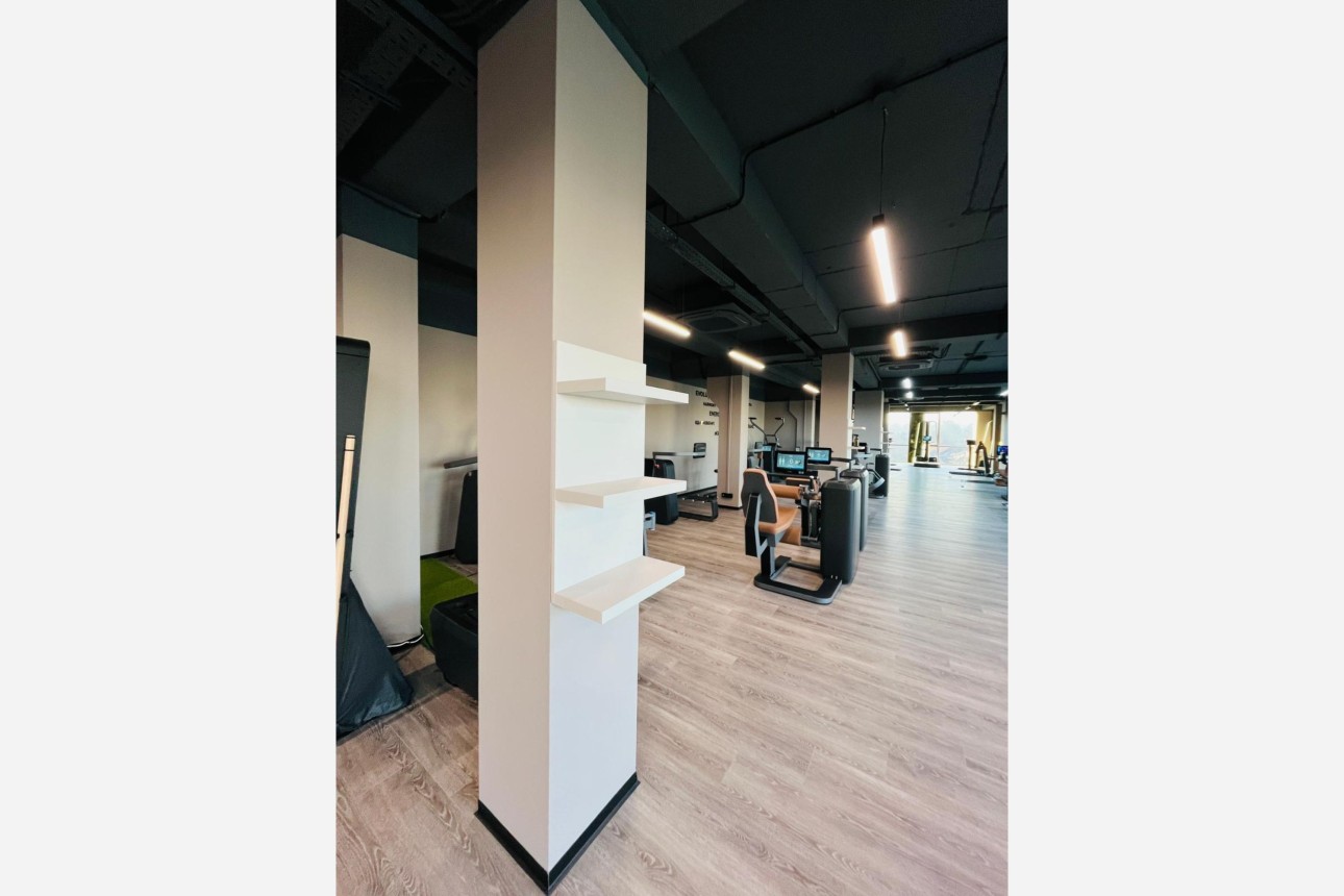 Amenajarea Sălii de Fitness Da Fit: Mobilier Comercial la Comandă după Design Proiect