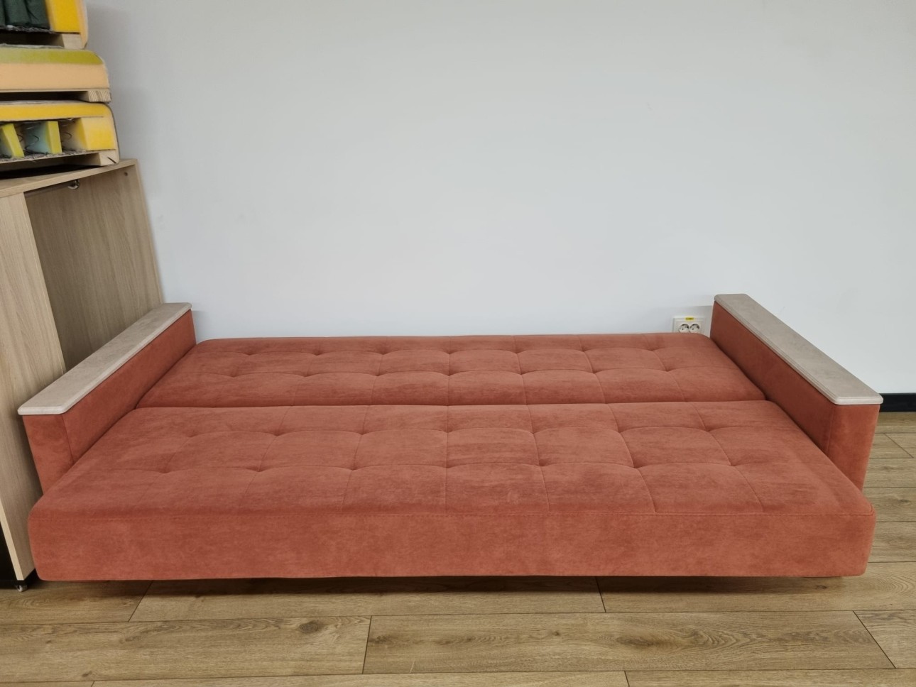 Canapea extensibilă PLYMOUTH, cu ladă de depozitare, 2250x950x900 mm, spațiu de dormit 1200x2000 mm.